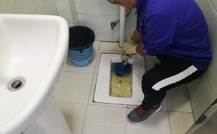 钦南疏通蹲坑